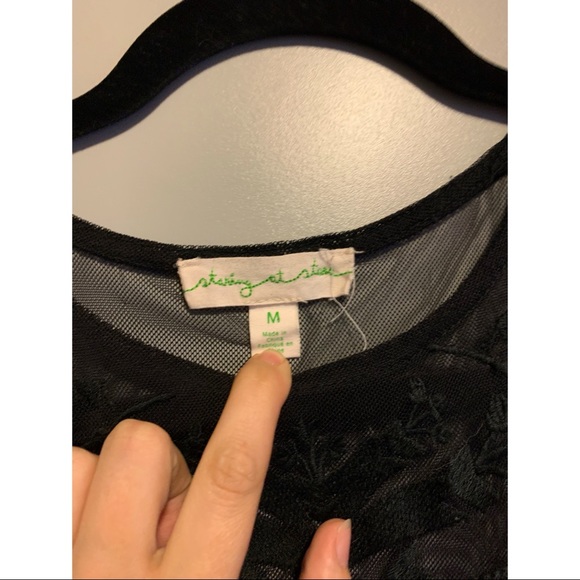 STARING AT STARS velvet & lace crop top - Picture 3 of 5